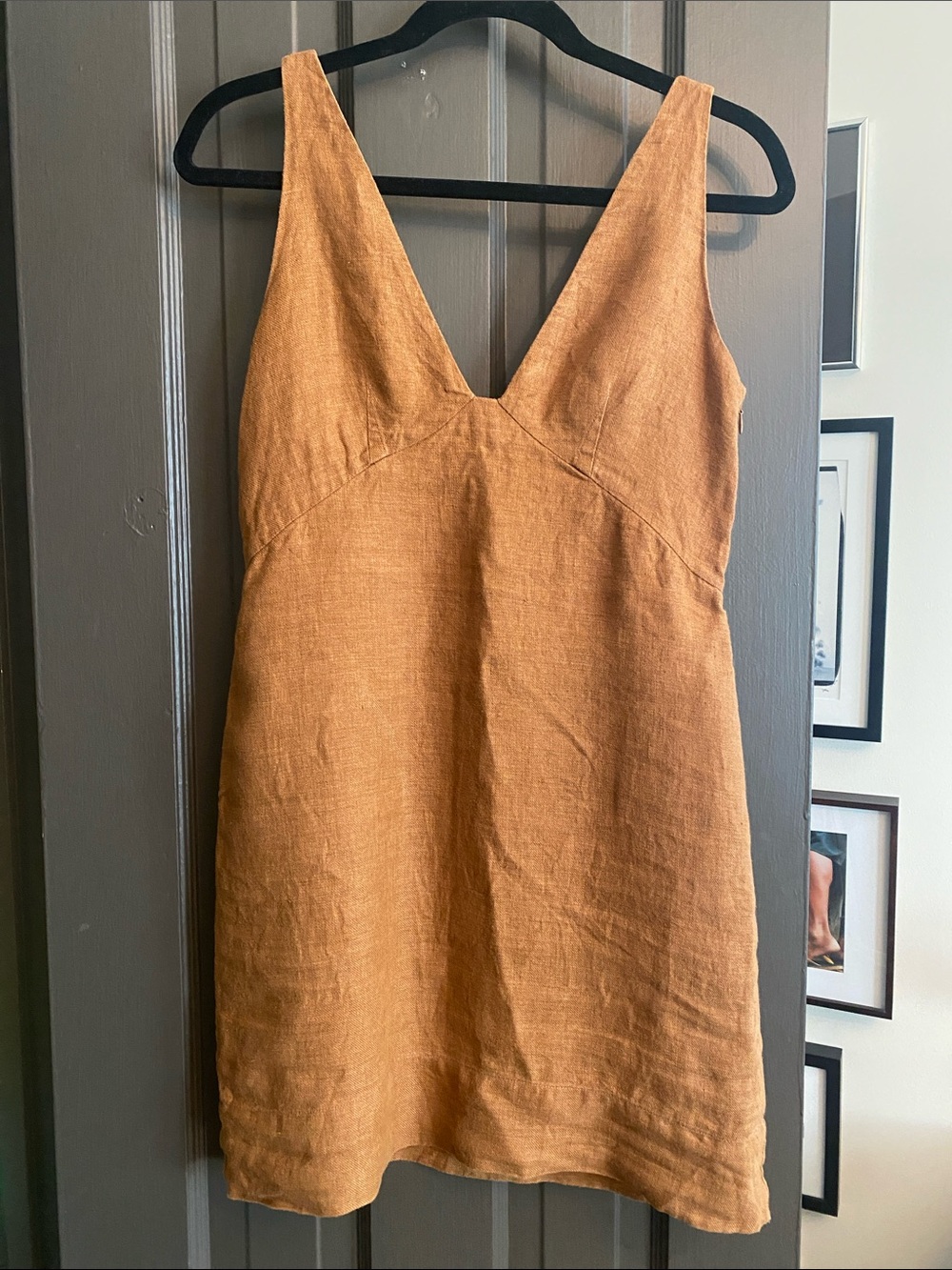 BR Sleeveless V-Neck Mini Dress in rust/russet brown
